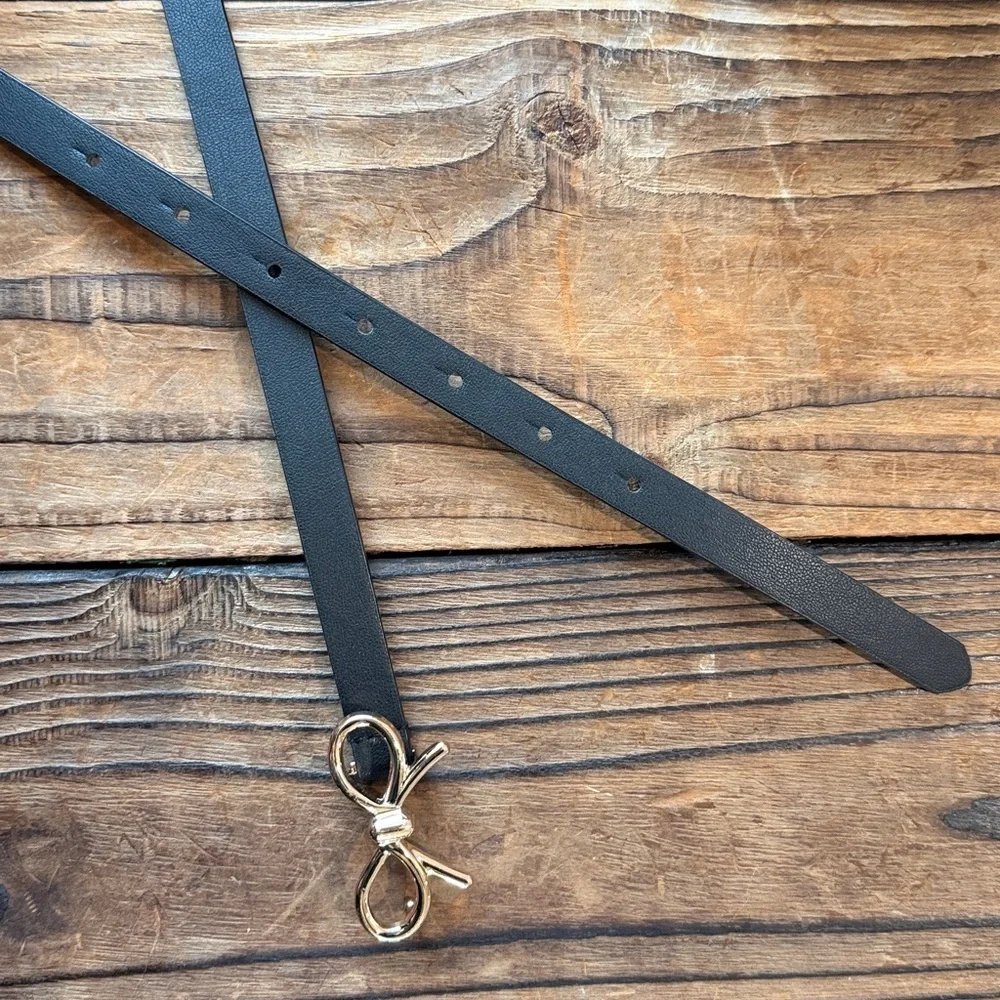 Sweet Black Women’s Bow Belt in new condition
